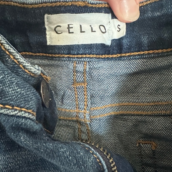 Trendy summer shorts! - Picture 3 of 3